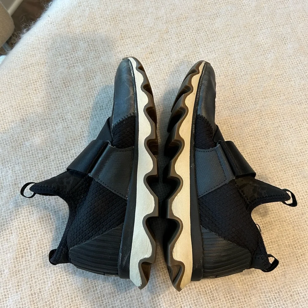 Sorel sneakers size 7.5